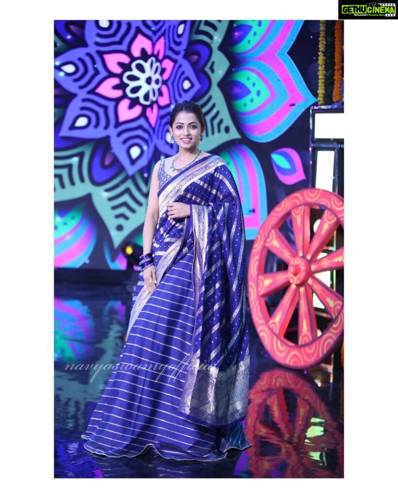 Navya Swamy Instagram - Wishing you all a very Happy Sankranthi🥰 Outfit @thread_fabric #sankranti #festival #festivevibes #indianwear #indianfashion #event #starmaa #ootd #instaphoto #blessed #thankful #navyaswamy