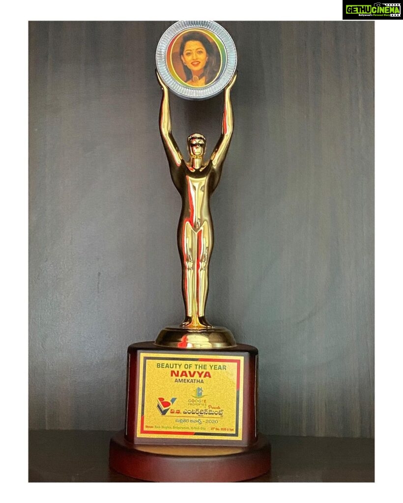 Navya Swamy Instagram - Wow! “BEAUTY OF THE YEAR 2020”... sounds so cool right? Wouldn’t have been possible without your constant love and support... Thank you my lovelies... Thank you Thank you Thank you... Can’t thank you all enough...🥰🥰🥰 #award #awardnight #beautyoftheyear #lifeofanactress #love #bliss #boost #myfuel #overwhelmed #couldnthaveaskedformore #instagram #instapic #blessed #thankful #navyaswamy