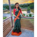 Navya Swamy Instagram - For me Festive season is never complete without a beautiful saree❤️ Wishing everyone a very Happy Dussehra😊 #festivevibes #festiveseason #festivalfashion #dussehra #sareelove #saree #instapic #instgood #blessed #thankful #navyaswamy