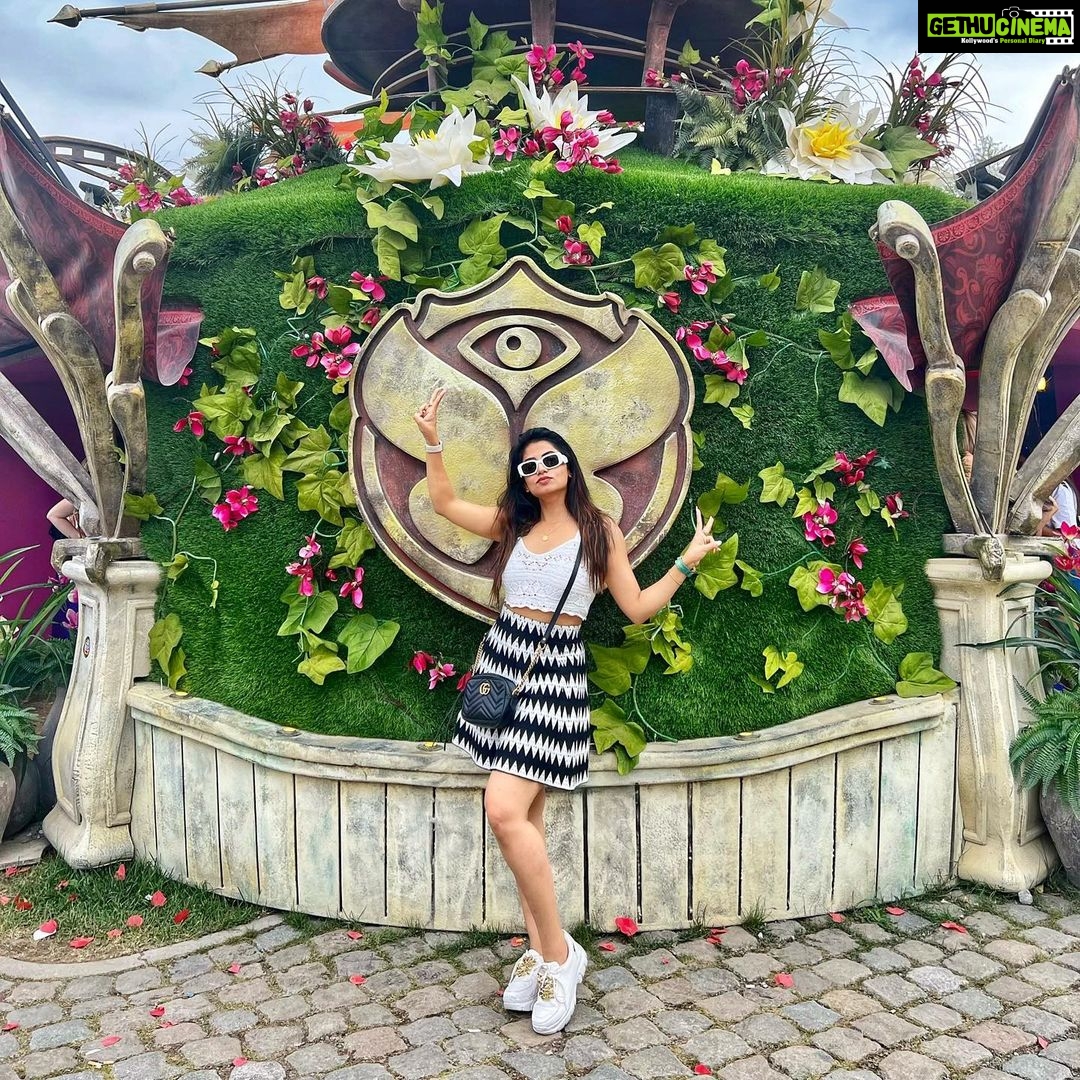 Navya Swamy Instagram - Live today, Love tomorrow, Unite forever… -Tomorrowland 2022. #tomorrowland #belgium #2022 #europe #travel #vacation #music #party #edm #festival #travelgram #travelphotography #photography #instagram #instapic #instagood #instatravel #picoftheday #martingarrix #davidguetta #arminvanbuuren #tiesto #borisbrejcha #love #beautiful #wanderlust #explore #happy #thankful #navyaswamy Boom - Tomorrowland - Belgium