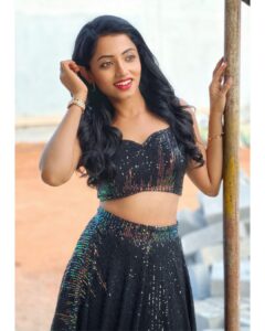 Navya Swamy Instagram - I’ve learned to make my life a collection of verses, loves & joy. The rest doesn’t matter anymore 😊

Outfit by @elegant_threads_by_salma