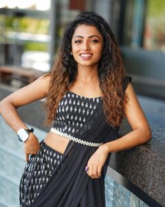 Navya Swamy Instagram - May we all find the reason to smile despite life’s uncertainty. Wishing everyone a blissful & wonderful 2022. Happy rocking New Year!! 

Outfit @shilpacouture
