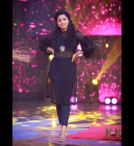 Navya Swamy Instagram - Ready for today’s SuperQueen?? 
Only on @zeetelugu… 
Stay tuned… 

Outfit @riya_designing_studio 
Jewellery @krishnasjoya 
Photography @paulino_pictures