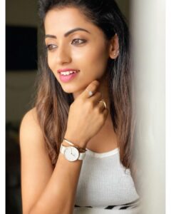 Navya Swamy Instagram - It’s add to cart kinda day. Celebrate this Black Friday with @danielwellington and get up to 50% discount on plenty of items. Add my discount code DWNAVYA to get extra 15% on your purchase. Offer valid till stock lasts!

#ad #danielwellington #blackfriday
 
P.S. Check out the 48h deals on some bestsellers.