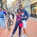 Navya Swamy Instagram - What a great favour God does to those he places in the company of good people like this gentleman. I wish you celebrate many more birthdays like this and spread that favour in more people’s lives like me. Happy birthday Nattu Bhai… tum jiyo hazaar saal… Cheers. 😍🫶🏻