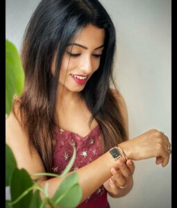 Navya Swamy Instagram - Without @danielwellington my festive look is incomplete. So here is mine! 

Find amazing Diwali offers in-store and on their website and use my code DWNAVYA and get extra 15% off on all purchases.

Don’t wait anymore, just go and grab yours ❤️

@danielwellington
#Danielwellington #Collaboration #Festivetime #giftself #DWali
