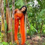 Navya Swamy Instagram - What!!? Did the director just say pack up🤩 Wearing this beautiful saree by @elegant_threads_by_salma