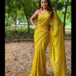 Navya Swamy Instagram - Wearing one of my favourite colour combo from @thread_fabric Styled by @divyalucky26 #saree #sareelove #sareegram #sareefashion #favorite #instapic #ootd #blessed #thankful #navyaswamy