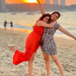 Neha Gowda Instagram - My best travel partner !!! @sonugowda #sister #travel #thailand #pattaya #bangkok #phuket #trip #loveyou #fun