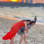 Neha Gowda Instagram - My best travel partner !!! @sonugowda #sister #travel #thailand #pattaya #bangkok #phuket #trip #loveyou #fun