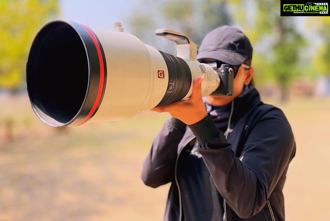Neha Gowda Instagram - Sony alpha 1 Sony 400mm This camera caught all our wildlife visuals throughout our safari journey in Kanha!! Usually photographers are really possessive about their cameras, like they literally carry them like their babies, but Dr. Shashank did allow us to use his camera very generously, I really wanna thank him wholeheartedly for letting us share his passion through our visuals too, and this camera captures way more deep pictures and animal movements through its high resolution, much more than one's eyes could witness and yeah, the shutterbug in me was really happy capturing those scenic beauty.!! I can't wait to share those clicks which I have captured during our safari, but the thing is our fellow kanmani(Anu) hasn't sent those pictures fully🙄because I dint have enough memory in my phone 🤣 Anyway, it's okay😜 I'm DEMANDING her to post those pictures in her profile with due credits 😉 #kanmanisinkanha Kanha National Park