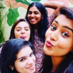 Neha Gowda Instagram - Happy faces !! ❤️ #bestfriends #girlsgang #fun #happy #faces #bbf Sante Spa Cuisine