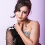 Neha Gowda Instagram – Black is always in trend!!! 

#black #my #favourite #colour 

Outfit @athira_couture_ 
Pic credits @raghavstudios