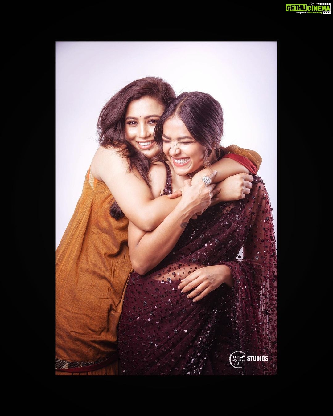 Neha Gowda Instagram - My dearest friend, I've always seen u as this headstrong, multi talented n multitasking woman,a responsible daughter and a sister, and the strongest pillar of ur family..Having witnessed ur struggle and strength during tough times and now to see you growing and flourishing each passing day makes me so proud of you, u deserve better opportunities for the bundle of talent that u showcase and I know God rewards you with the best of work at the right time!!U r an inspiration to so many people out there and I hope and pray you continue inspiring people with that steadfast attitude!! I have wished only good things for u and will continue wishing the best things for you always..No matter how much this world tries to make u cold and hard, I want you to stay grounded and kind, spreading positivity and happiness all around..I want you to keep that purity in ur heart alive,shower your inherent warmth to people around you and to the world, Go all in ❤ Enjoy this life to the fullest-you have only one!! U know, I love you,and I'm ALWAYS around!!! Happy Birthday ❤ 📷 : @raghavstudios @_raaghava In frame @anupamagowda @neharamakrishna