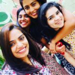 Neha Gowda Instagram - Happy faces !! ❤️ #bestfriends #girlsgang #fun #happy #faces #bbf Sante Spa Cuisine