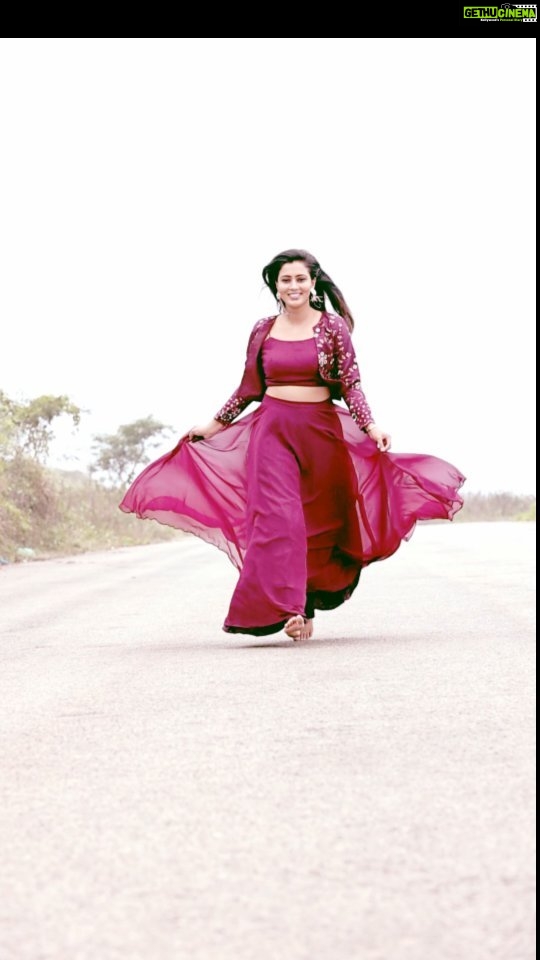 Neha Gowda Instagram - Butterfly🦋 Ft : @neharamakrishna . #reelsinstagram #ps1 #kannadaactress #photoshoot #instagood #Canon