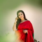Neha Gowda Instagram - Swipe left for more pictures …. Tap on the collaborator to get your pictures clicked 😉 Jewels: @sri_ganesh_sadashivnagar Saree: @anyaonline.in Blouse: @vastram__studio PC : @connectwithshutterup Make up: @artistry_by_teju Saree draping & hairstyle: @hairartistry_by_roopa Nail art: @_3dnailartstudio