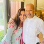 Neha Gowda Instagram - Sangeet natak akademi! #sangeetnatakakademi #awardee #dad #thebest #makeupartist Delhi, India