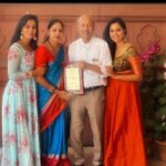Neha Gowda Instagram - Sangeet natak akademi! #sangeetnatakakademi #awardee #dad #thebest #makeupartist Delhi, India