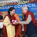 Neha Mehta Instagram - Little joys of life. Got felicitated by our Governor of Gujarat Shri OP Kohli Sir :)