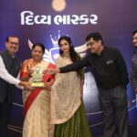 Neha Mehta Instagram – Hello friends its about 1oct 22 gandhidham kutch Gujarat. Event organized by DivyaBhaskar to respect the legends of kutch for there work and contribution for better society. 
Me Along with ‘Nimu Ben Acharya’ Malti Maheshvari & associated team. It was indeed  a pleasure to be part of there good work and celebration
#amitrathod #DivyaBhaskar
#nimuaacharya #maltimaheshvari #Dishavadgamafationstudio#kutch🇮🇳