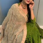 Neha Mehta Instagram – Invited to beautiful city for Legends of kutch event organised by esteemed @divyabhaskar_in 
Glad to meet Mr. AMIT rathod from divyabhaskar 
Lovely meeting you @neemabenacharya
& @maltibenbjp 
For hair & makeup thanks to @meraki.theunisexsalon 
#amitrathod #divyabhaskar #divyabhaskarnews #divyabhaskargujaratrockers #gandhidham #gandhidhamdiaries #gandhidhamkutch #neemabenacharya #maltibenbjp