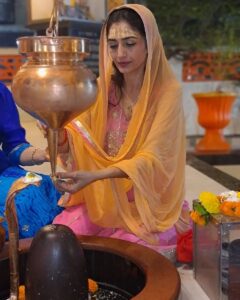 Neha Mehta Instagram - Happy Mahashivratri to everyone
OM NAMAH SHIVAY 

#festival #shivay #positivevibes #omnamahshivaya #feelingblessed #lordshiva
