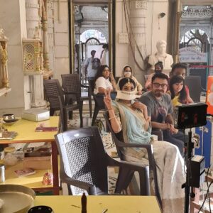 Neha Mehta Instagram - Derasar seva, ghatkoper 
Devang sir Neha SK Mehta 
Chirantan Bhatt, Parin shah'
'ishq India Company' 🎬
pic courtesy prachi mehta. 🌈