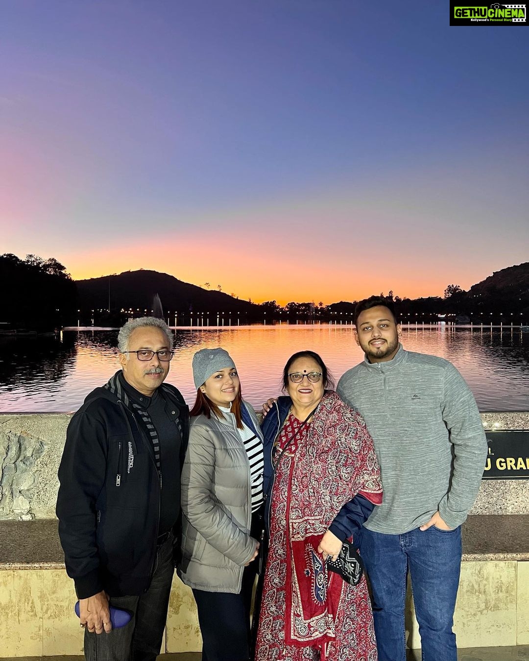 Nehalaxmi Iyer Instagram - (Link in bio) We all relived our childhood in Mount Abu is so many different ways. Watch the Vlog to know more.. 🤍 . . . #youtubevlog #mountabu #nakkilake #mountabudiaries #mountabutrip #rajasthantourism #rajasthan #kesariya #padharomharedes #folkmusic #rajasthanifolk #lake #sunsets #travel #90sbaby #relivingchildhood #memories #ishqbaaz #saumya #explore #instadaily #instatravel #travelindia #india #indianfood Nakki Lake .Mt .Abu