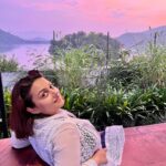 Nehalaxmi Iyer Instagram - When your world moves too fast and you lose yourself in the chaos, introduce yourself to each colour of the sunset. And I’m as you all know forever Chasing sunsets and it’s beautiful colors! 🌤️ . . . . . . . . . . . . . . . . . . . . #sunsetquotes #skyispink #sunset #sunsetlover #sunsetphotography #gujarat #narmadariver #narmada #sunsetlovers #pinksky #pinksunset #pinksunsets #sunsetchaser #sunsetchallenge #sunsetchaser #sunsetmadness #sunsetsky #travelgram #travelcontentcreator #travelcontest #traveller #travelblogger #travelindia #india #statueofunity #sardarsarovardam Narmada River Bank