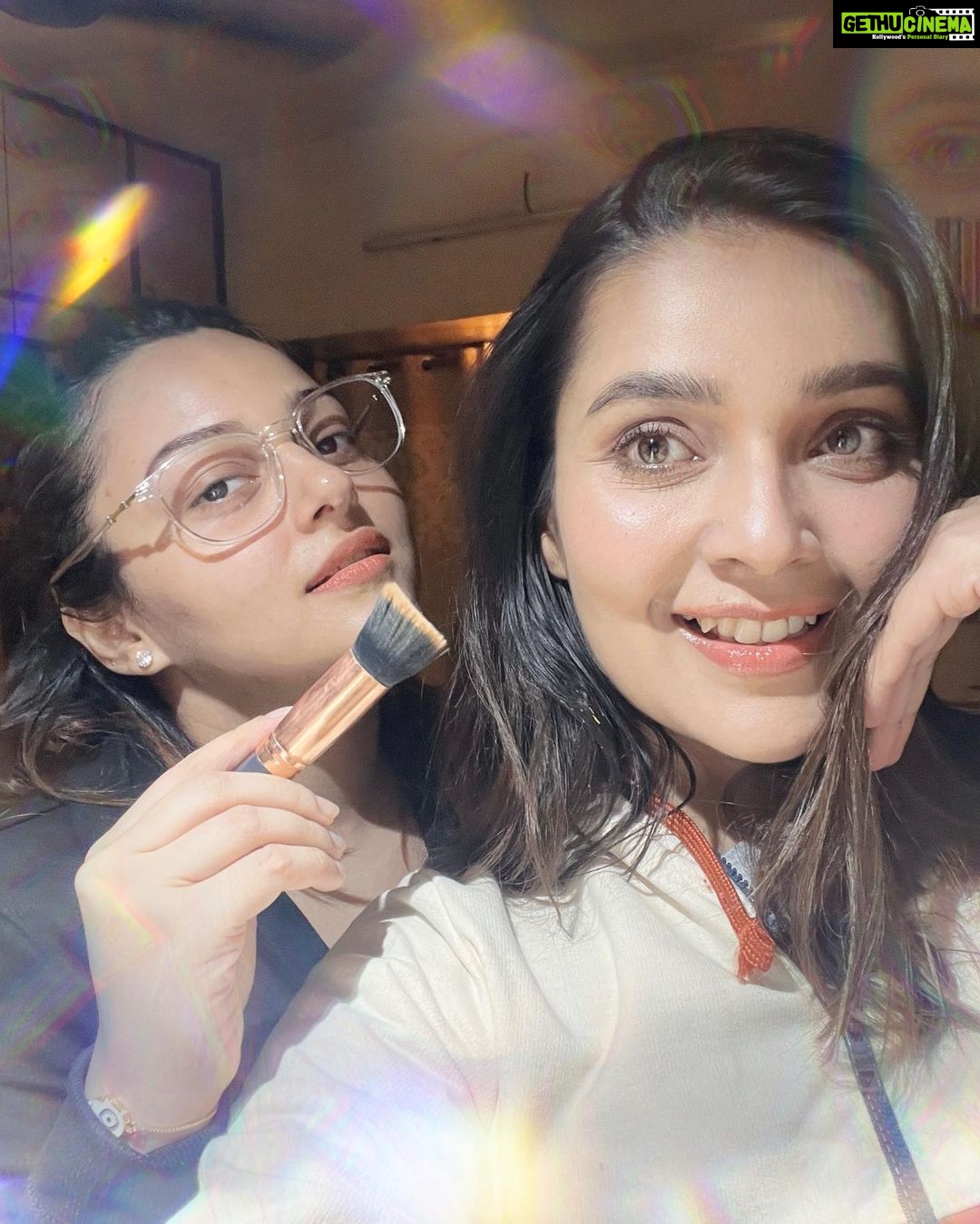 Nehalaxmi Iyer Instagram - I love doing Make up but I love this Girl even more π«Άπ»π€ she keeps motivating me to make more YouTube Vlog and so we shot this fun and candid Make up Vlog. The link is in the Bio. I Tried doing everyday Dewy make up so checkout the Vlog and let me know how you like it. Show the Vlog some love and keep Ke motivated π€π€π€ Link in Bio Like, Share & Subscribe to you my channel - NehalaXmi Iyer Vlogs . . . . . . . . . . . . . . . . . . . . . . . . . . . . . . #youtube #youtubevideo #vlog #youtubechannel #ishqbaaz #explore #trending #trendingnow #mansisrivastava #saavikisavaari #instadaily #instamakeup #instagood #dewymakeup #makeuphacks #skincare #skincareproducts #colorbar Mumbai, Maharashtra