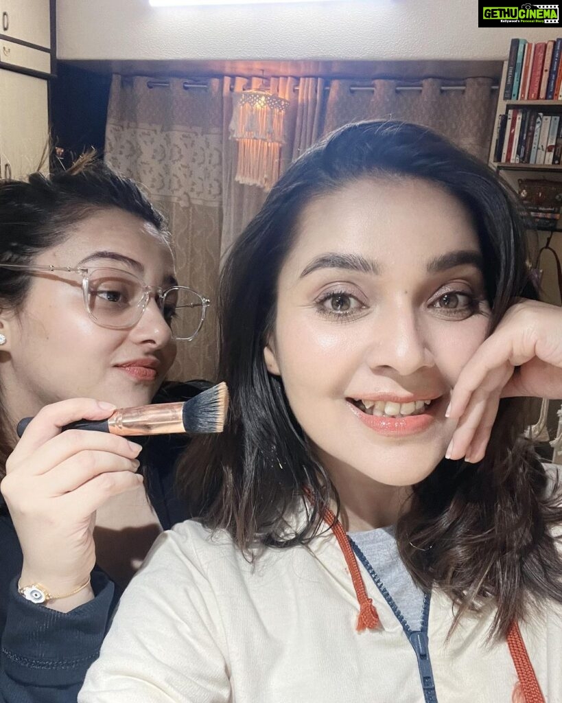Nehalaxmi Iyer Instagram - I love doing Make up but I love this Girl even more 🫶🏻🤍 she keeps motivating me to make more YouTube Vlog and so we shot this fun and candid Make up Vlog. The link is in the Bio. I Tried doing everyday Dewy make up so checkout the Vlog and let me know how you like it. Show the Vlog some love and keep Ke motivated 🤍🤍🤍 Link in Bio Like, Share & Subscribe to you my channel - NehalaXmi Iyer Vlogs . . . . . . . . . . . . . . . . . . . . . . . . . . . . . . #youtube #youtubevideo #vlog #youtubechannel #ishqbaaz #explore #trending #trendingnow #mansisrivastava #saavikisavaari #instadaily #instamakeup #instagood #dewymakeup #makeuphacks #skincare #skincareproducts #colorbar Mumbai, Maharashtra