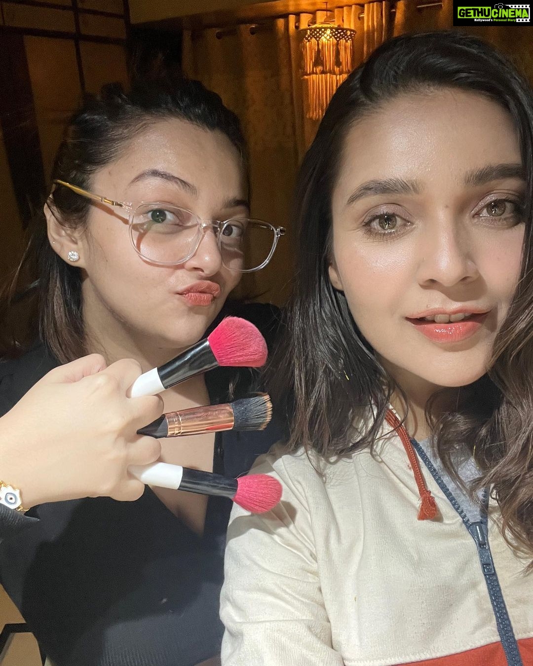 Nehalaxmi Iyer Instagram - I love doing Make up but I love this Girl even more π«Άπ»π€ she keeps motivating me to make more YouTube Vlog and so we shot this fun and candid Make up Vlog. The link is in the Bio. I Tried doing everyday Dewy make up so checkout the Vlog and let me know how you like it. Show the Vlog some love and keep Ke motivated π€π€π€ Link in Bio Like, Share & Subscribe to you my channel - NehalaXmi Iyer Vlogs . . . . . . . . . . . . . . . . . . . . . . . . . . . . . . #youtube #youtubevideo #vlog #youtubechannel #ishqbaaz #explore #trending #trendingnow #mansisrivastava #saavikisavaari #instadaily #instamakeup #instagood #dewymakeup #makeuphacks #skincare #skincareproducts #colorbar Mumbai, Maharashtra