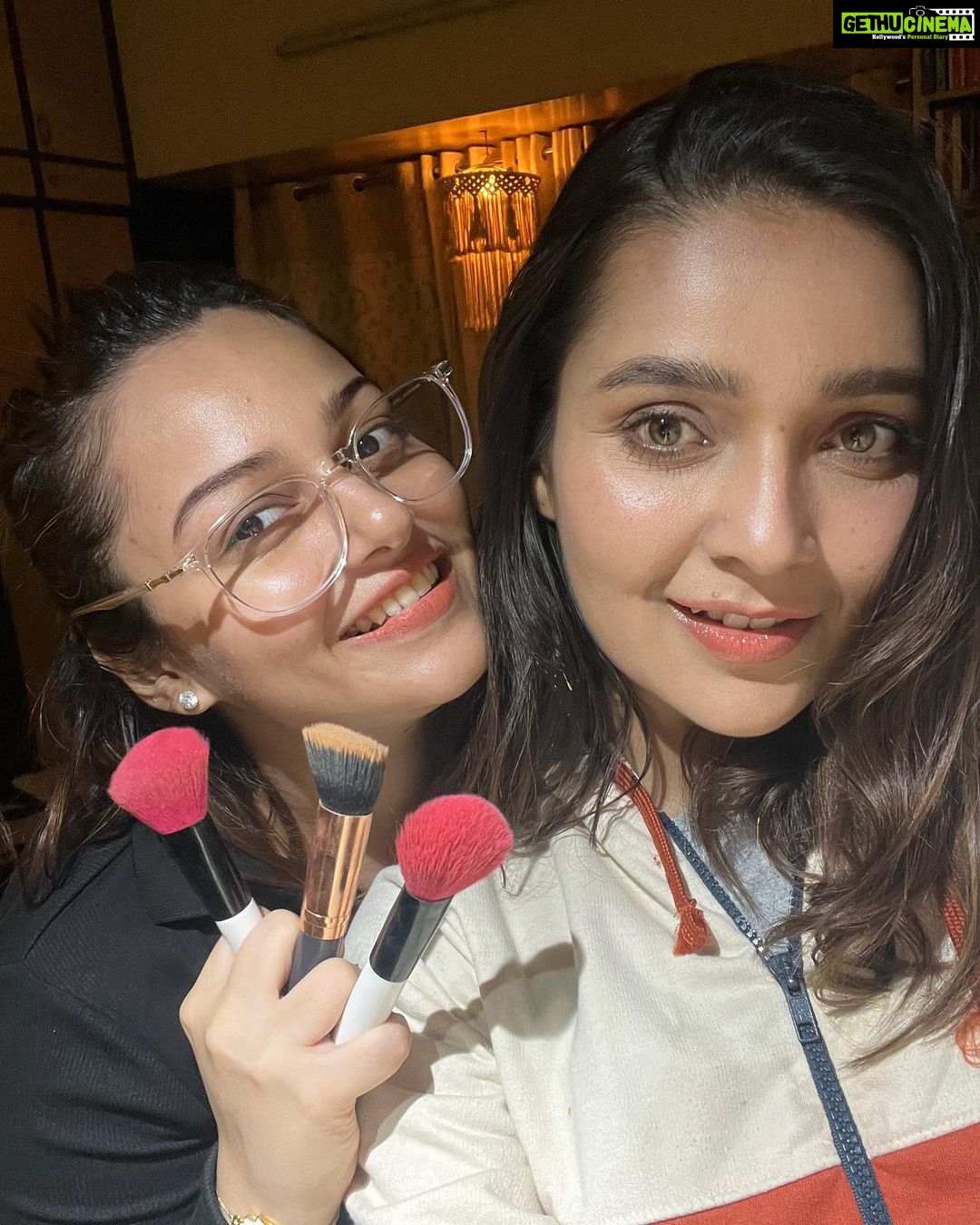 Nehalaxmi Iyer Instagram - I love doing Make up but I love this Girl even more π«Άπ»π€ she keeps motivating me to make more YouTube Vlog and so we shot this fun and candid Make up Vlog. The link is in the Bio. I Tried doing everyday Dewy make up so checkout the Vlog and let me know how you like it. Show the Vlog some love and keep Ke motivated π€π€π€ Link in Bio Like, Share & Subscribe to you my channel - NehalaXmi Iyer Vlogs . . . . . . . . . . . . . . . . . . . . . . . . . . . . . . #youtube #youtubevideo #vlog #youtubechannel #ishqbaaz #explore #trending #trendingnow #mansisrivastava #saavikisavaari #instadaily #instamakeup #instagood #dewymakeup #makeuphacks #skincare #skincareproducts #colorbar Mumbai, Maharashtra