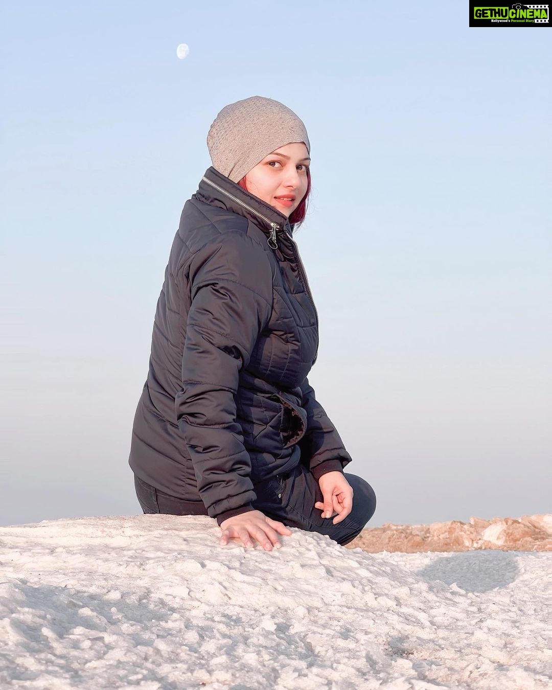 Nehalaxmi Iyer Instagram - ❄️☃️🌨️🏔️ or Salt?