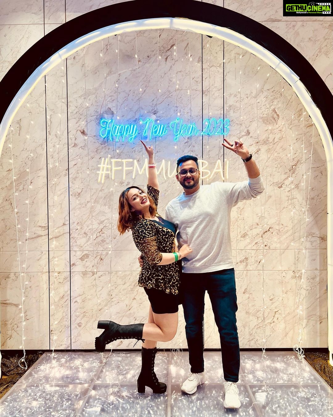 Nehalaxmi Iyer Instagram - Glitter is a part of my rebrand in 2023. So I dressed the part, Glittered & glammed my way in to 2023 with my favourites š¤āØ at @fairfieldbymarriottmumbai Celebrate endingsāfor they precede new beginnings. āØThe magic in new beginnings is truly the most powerful of them all. Fairfield by Marriott, Mumbai International Airport