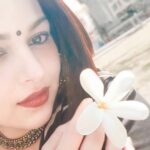 Nehalaxmi Iyer Instagram – Flowers whisper ‘Beauty!’ to the world, even as they fade, wilt, fall.
Abh le bhi lo phool, trying to give em to from all different angles🤪
Ps- my all time favourite flowers 🫶🏻🥹
.
.
.
.
.
.
.
.
.
.
.
.
.
.
.
.
#whiteflowers #flowerquotes #riseandgrind #riseandshine #strongwomen #higherself #healingvibrations #selflovequotes #selfcarethreads #eyes #girlsofinstgram #india #ishqbaaz #instadailyphoto #quboolhai #instadaily #photooftheday #ootd #indian #blackkurta #explore India