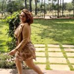 Nehalaxmi Iyer Instagram – Main chali main chali dekho pyaar ki gali,
Mujhe roke na koi.. main chali main chali 🤍 Karjat