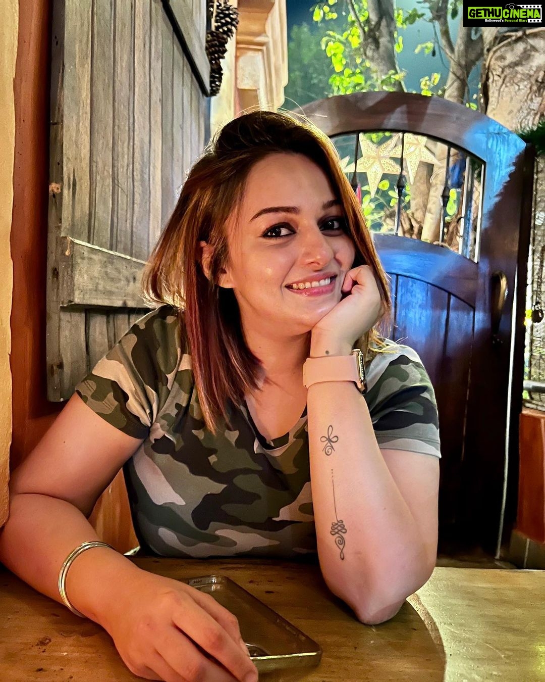 Nehalaxmi Iyer Instagram - I love the person I've become because I fought to become her. ~ Well Quite literally π (3/3) β¨ . . . . . . . . . . . . . . . . . . . . . . . . . . . . #instadaily #instagood #photooftheday #explore #trending #candlelight #candids #muse #cutecafes #juhu #homemadecafe #cafesofmumbai #mumbaidiaries #portraits #portraitphotography #cutegirl #camoflage #unalome #unalometattoo #celtictattoo #ishqbaaz Homemade Cafe Juhu