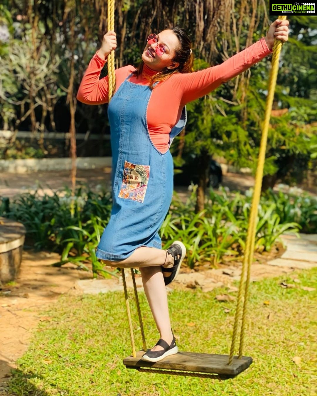 Nehalaxmi Iyer Instagram - We try all your life to be an adult, but something deep down inside you will always be that child. Live like a child. Think like an adult 💡 But Be happy for no reason, like a child. Karjat