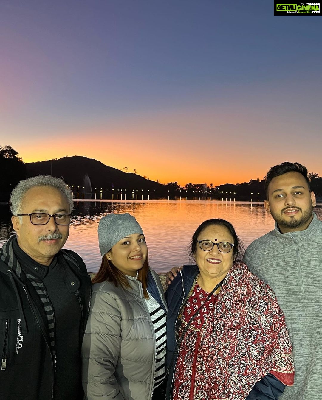 Nehalaxmi Iyer Instagram - (Link in bio) We all relived our childhood in Mount Abu is so many different ways. Watch the Vlog to know more.. 🤍 . . . #youtubevlog #mountabu #nakkilake #mountabudiaries #mountabutrip #rajasthantourism #rajasthan #kesariya #padharomharedes #folkmusic #rajasthanifolk #lake #sunsets #travel #90sbaby #relivingchildhood #memories #ishqbaaz #saumya #explore #instadaily #instatravel #travelindia #india #indianfood Nakki Lake .Mt .Abu