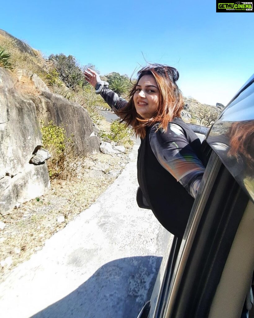 Nehalaxmi Iyer Instagram - (Vlog Link in bio) Sometimes candid & unfiltered pictures speak so much more than words can say!!🕊️ My New YouTube Vlog is out! We got a very Grand Traditional welcome. Check out our cave suite interiors & must visit places in MountAbu . . . #youtube #youtubechannel #travelvlog #travel #rajasthan #india #mountabu #mountabudiaries #mountabutrip #familyvlog #shaktipeeth #navratri #travelindia #travelgram #explore #ishqbaaz #travelling #travelcreator #travelinspo #indiantraveller #indiantravelblogger #vlog Mount Abu