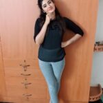 Nimeshika Radhakrishnan Instagram – Ohh a in proper hair bun well 🤐