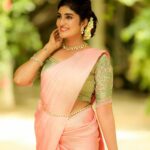 Nimeshika Radhakrishnan Instagram - Seek for goodness ❤️in everything 🌼🌸🌻🌞