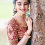 Nimeshika Radhakrishnan Instagram – 💫 @makeup_by_kez , @haran_official_ , @new_ideas_fashions , @tweety_threads