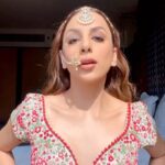 Nitibha Kaul Instagram – Boom 💥 
.
.
.
.

#TransitionReel #MakeupTransition #IndianWeddingLook #BridalLook #DesiBride #MaangTeeka #Nath #Trending