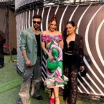 Nitibha Kaul Instagram – Day 1 at @lakmefashionwk was all about the Bombay sun, meeting old friends, making new ones and a fitting display of some of India’s best design houses 

Attended & wore the stunning @siddharthabansal_  @sameermadan_official & @limerickofficial today 

#LFW #NKAtLFW #LakmeFashionWeek #FashionForward #FashionWeek Mumbai, Maharashtra