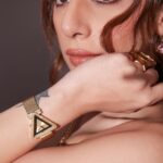 Nitibha Kaul Instagram – Shine bright & add some sparkle to your wardrobe with the all new Guess watches ✨

#GuessWatches #SparkleWithGuess #Bejeweled @guesswatches