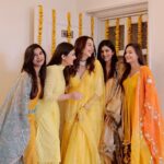Nitibha Kaul Instagram - Engulfed in love ✨ . . . . #GrahPravesh #GrahPraveshPooja #Puja #PoojaVlog #BasantPanchami #YellowSuit #HouseOwner #LifeGoals #NKNeverStops #NKSays #NKaulsHome #HomeOwner Delhi, India
