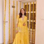 Nitibha Kaul Instagram - Engulfed in love ✨ . . . . #GrahPravesh #GrahPraveshPooja #Puja #PoojaVlog #BasantPanchami #YellowSuit #HouseOwner #LifeGoals #NKNeverStops #NKSays #NKaulsHome #HomeOwner Delhi, India